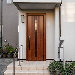 Storm doors